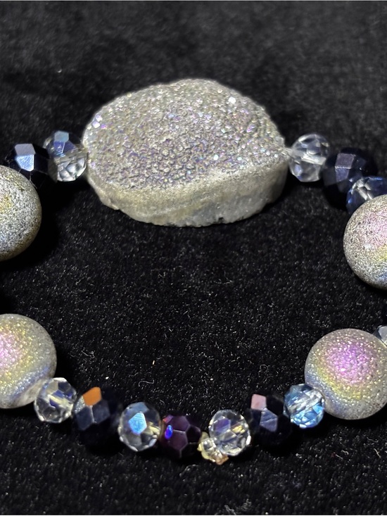Jewelry - Druzy Bead Stretch Bracelet in Iridescent Silver and Purple